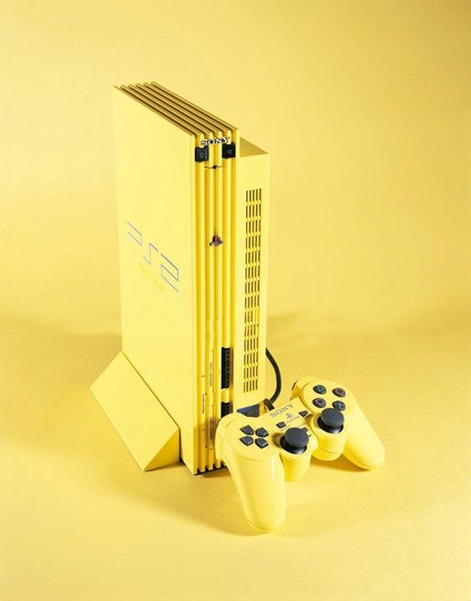 The light yellow, the rarest console and controller of the Automobile Color Collection Sony released in 2001 to commemorate the sale of the 20 millionth PS2 console sold worldwide.
