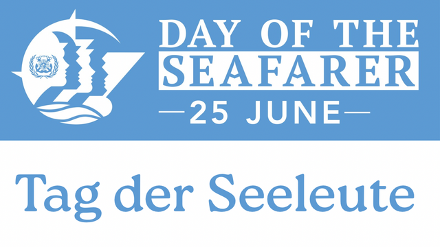Oben das Logo mit dem sterilisierten Seemann und dem englischen Text. Day of the Sefarer twenty Five June unten auf Deutsch in der gleichen hellblauen Farbe Tag der Seeleute
